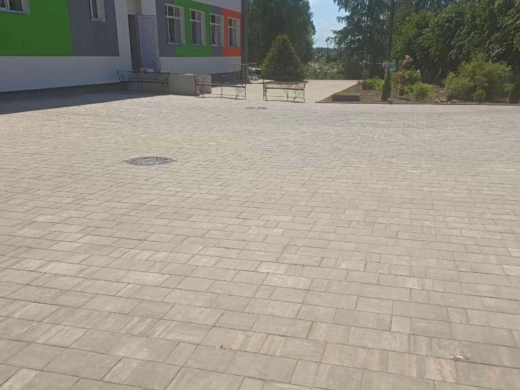 Площадка с плиткой